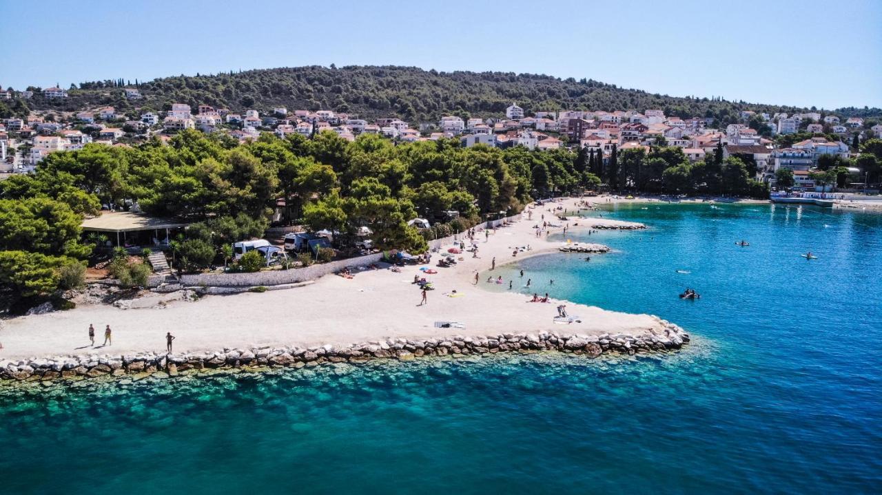 Hotel Kamp Rozac Trogir Exterior foto